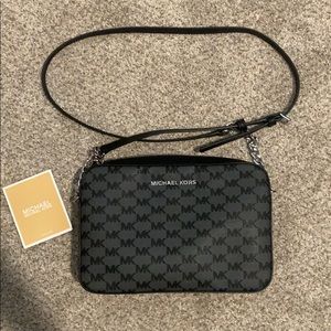NWOT Michael Kors Crossbody!